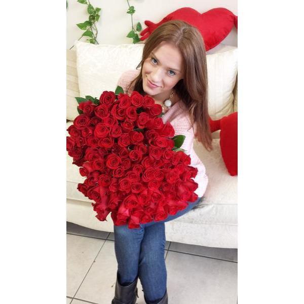 100 roses for a special price! Online Sale