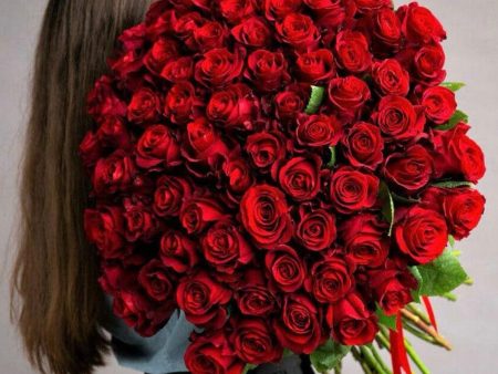 100 roses for a special price! Online Sale